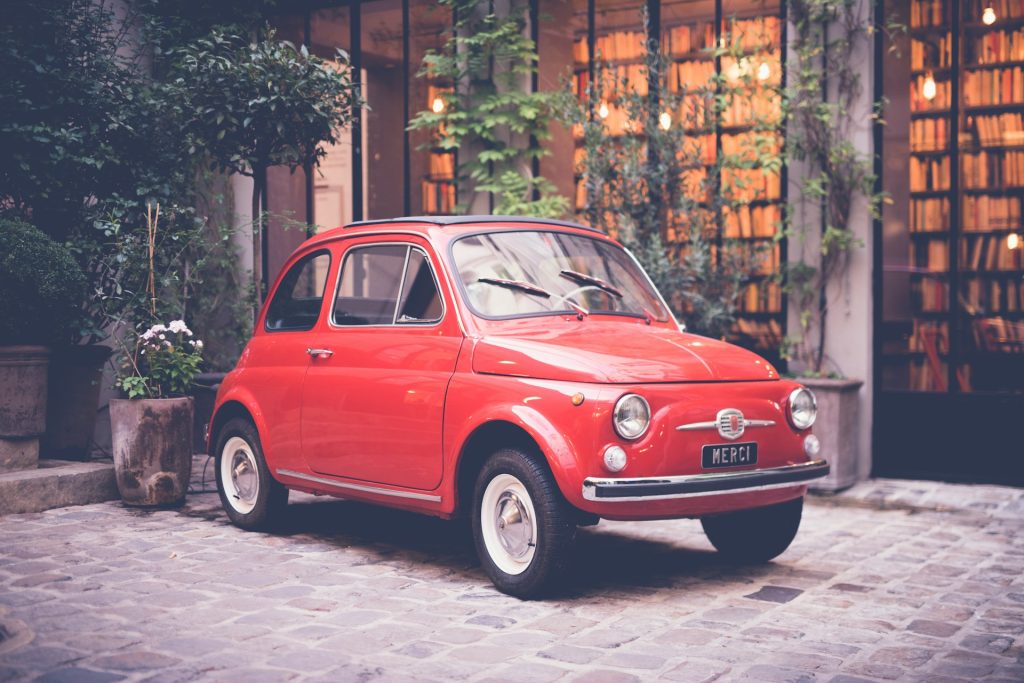 citycar Fiat 500 rossa